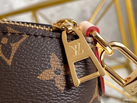 WIS LOUIS PM VUITTON BOÉTIE 0720